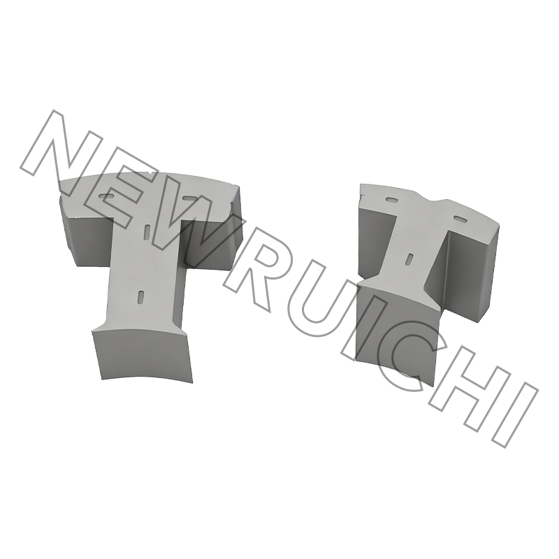 Laminace statoru a rotoru servomotoru